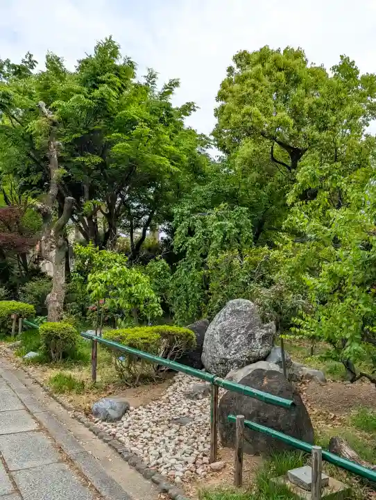 難波大社 生國魂神社の{uncategorized: "未分類", other: "その他", undefined: "問題あり", building: "その他建物", grave: "お墓", sacred_gate: "鳥居", guardian: "狛犬", statue: "像", buddha: "仏像", history: "歴史", nature: "自然", garden: "庭園", animal: "動物", pagoda: "塔", temizu: "手水舎", mountain_gate: "山門・神門", sanctuary: "本殿・本堂", subordinate: "末社・摂社", art: "芸術", scenery: "景色", jizo: "地蔵", ema: "絵馬", goshuin: "御朱印", omikuji: "おみくじ", items: "授与品その他", amulet: "お守り", goshuincho: "御朱印帳", eats: "食事", festival: "お祭り", votive_dance: "神楽", shichigosan: "七五三参", wedding: "結婚式", experience: "体験その他", initially: "初詣", around: "周辺", anti_infection: "感染症対策"}