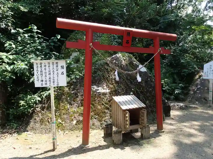 母智丘神社の末社・摂社