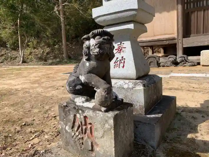 山神社の狛犬