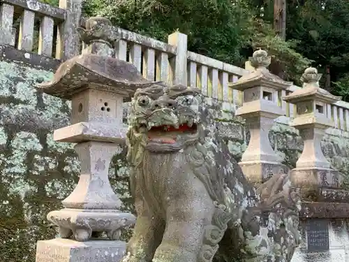 楡木神社の狛犬