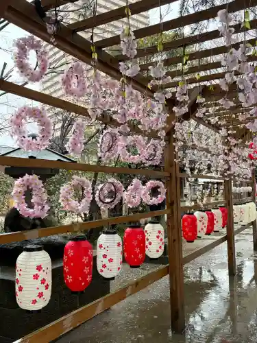 越谷香取神社の{uncategorized: "未分類", other: "その他", undefined: "問題あり", building: "その他建物", grave: "お墓", sacred_gate: "鳥居", guardian: "狛犬", statue: "像", buddha: "仏像", history: "歴史", nature: "自然", garden: "庭園", animal: "動物", pagoda: "塔", temizu: "手水舎", mountain_gate: "山門・神門", sanctuary: "本殿・本堂", subordinate: "末社・摂社", art: "芸術", scenery: "景色", jizo: "地蔵", ema: "絵馬", goshuin: "御朱印", omikuji: "おみくじ", items: "授与品その他", amulet: "お守り", goshuincho: "御朱印帳", eats: "食事", festival: "お祭り", votive_dance: "神楽", shichigosan: "七五三参", wedding: "結婚式", experience: "体験その他", initially: "初詣", around: "周辺", anti_infection: "感染症対策"}
