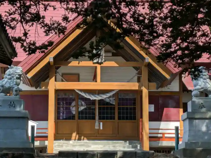 神山稲荷神社の{uncategorized: "未分類", other: "その他", undefined: "問題あり", building: "その他建物", grave: "お墓", sacred_gate: "鳥居", guardian: "狛犬", statue: "像", buddha: "仏像", history: "歴史", nature: "自然", garden: "庭園", animal: "動物", pagoda: "塔", temizu: "手水舎", mountain_gate: "山門・神門", sanctuary: "本殿・本堂", subordinate: "末社・摂社", art: "芸術", scenery: "景色", jizo: "地蔵", ema: "絵馬", goshuin: "御朱印", omikuji: "おみくじ", items: "授与品その他", amulet: "お守り", goshuincho: "御朱印帳", eats: "食事", festival: "お祭り", votive_dance: "神楽", shichigosan: "七五三参", wedding: "結婚式", experience: "体験その他", initially: "初詣", around: "周辺", anti_infection: "感染症対策"}