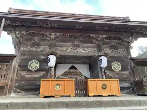 出雲大社の{uncategorized: "未分類", other: "その他", undefined: "問題あり", building: "その他建物", grave: "お墓", sacred_gate: "鳥居", guardian: "狛犬", statue: "像", buddha: "仏像", history: "歴史", nature: "自然", garden: "庭園", animal: "動物", pagoda: "塔", temizu: "手水舎", mountain_gate: "山門・神門", sanctuary: "本殿・本堂", subordinate: "末社・摂社", art: "芸術", scenery: "景色", jizo: "地蔵", ema: "絵馬", goshuin: "御朱印", omikuji: "おみくじ", items: "授与品その他", amulet: "お守り", goshuincho: "御朱印帳", eats: "食事", festival: "お祭り", votive_dance: "神楽", shichigosan: "七五三参", wedding: "結婚式", experience: "体験その他", initially: "初詣", around: "周辺", anti_infection: "感染症対策"}