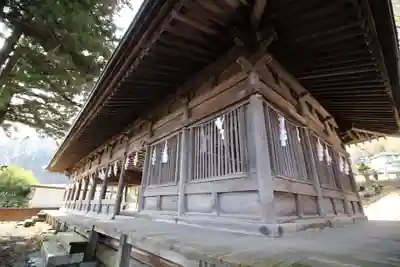 諏訪大社上社前宮の本殿・本堂