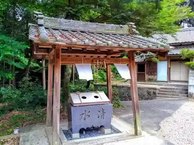 箭比神社の手水舎