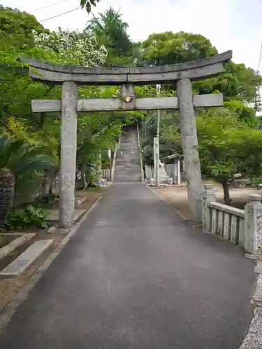 金刀比羅神社の{uncategorized: "未分類", other: "その他", undefined: "問題あり", building: "その他建物", grave: "お墓", sacred_gate: "鳥居", guardian: "狛犬", statue: "像", buddha: "仏像", history: "歴史", nature: "自然", garden: "庭園", animal: "動物", pagoda: "塔", temizu: "手水舎", mountain_gate: "山門・神門", sanctuary: "本殿・本堂", subordinate: "末社・摂社", art: "芸術", scenery: "景色", jizo: "地蔵", ema: "絵馬", goshuin: "御朱印", omikuji: "おみくじ", items: "授与品その他", amulet: "お守り", goshuincho: "御朱印帳", eats: "食事", festival: "お祭り", votive_dance: "神楽", shichigosan: "七五三参", wedding: "結婚式", experience: "体験その他", initially: "初詣", around: "周辺", anti_infection: "感染症対策"}