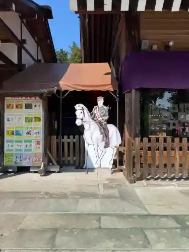 乃木神社の{uncategorized: "未分類", other: "その他", undefined: "問題あり", building: "その他建物", grave: "お墓", sacred_gate: "鳥居", guardian: "狛犬", statue: "像", buddha: "仏像", history: "歴史", nature: "自然", garden: "庭園", animal: "動物", pagoda: "塔", temizu: "手水舎", mountain_gate: "山門・神門", sanctuary: "本殿・本堂", subordinate: "末社・摂社", art: "芸術", scenery: "景色", jizo: "地蔵", ema: "絵馬", goshuin: "御朱印", omikuji: "おみくじ", items: "授与品その他", amulet: "お守り", goshuincho: "御朱印帳", eats: "食事", festival: "お祭り", votive_dance: "神楽", shichigosan: "七五三参", wedding: "結婚式", experience: "体験その他", initially: "初詣", around: "周辺", anti_infection: "感染症対策"}