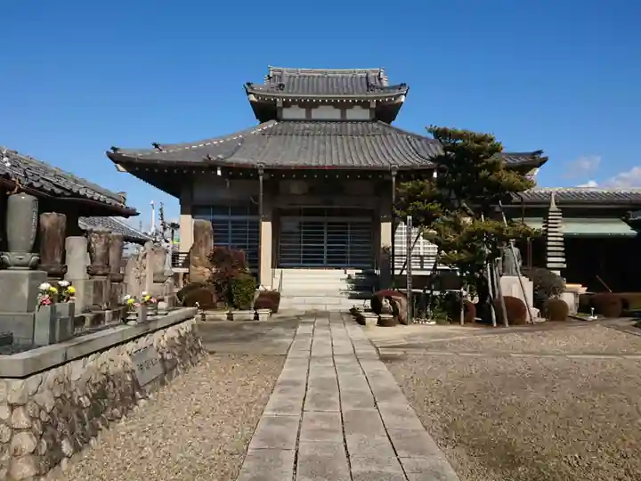 西林寺の本殿・本堂