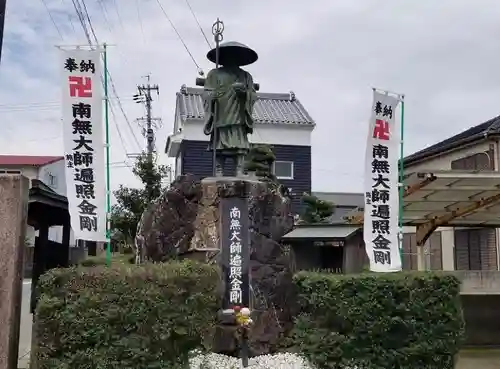 吉祥寺の像