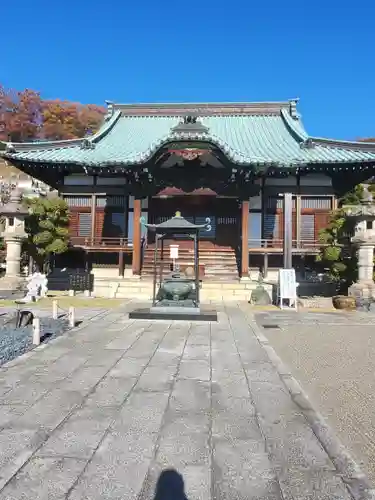 定年寺の本殿・本堂