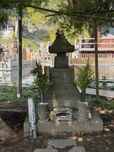 上行寺の{uncategorized: "未分類", other: "その他", undefined: "問題あり", building: "その他建物", grave: "お墓", sacred_gate: "鳥居", guardian: "狛犬", statue: "像", buddha: "仏像", history: "歴史", nature: "自然", garden: "庭園", animal: "動物", pagoda: "塔", temizu: "手水舎", mountain_gate: "山門・神門", sanctuary: "本殿・本堂", subordinate: "末社・摂社", art: "芸術", scenery: "景色", jizo: "地蔵", ema: "絵馬", goshuin: "御朱印", omikuji: "おみくじ", items: "授与品その他", amulet: "お守り", goshuincho: "御朱印帳", eats: "食事", festival: "お祭り", votive_dance: "神楽", shichigosan: "七五三参", wedding: "結婚式", experience: "体験その他", initially: "初詣", around: "周辺", anti_infection: "感染症対策"}