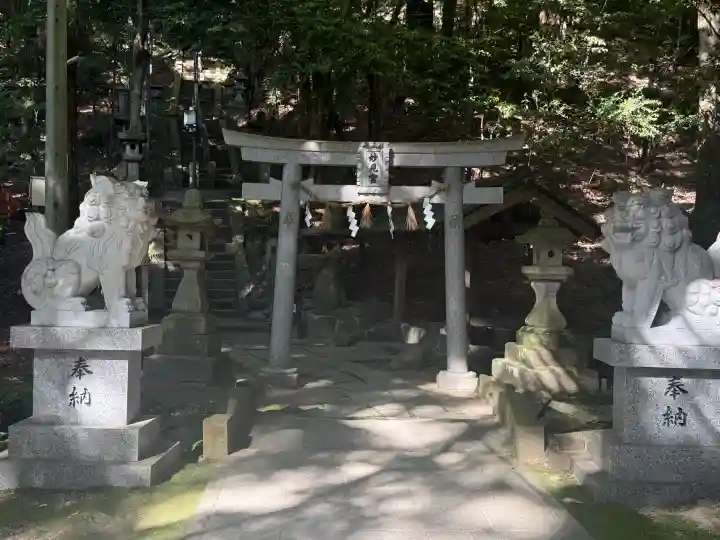 星田妙見宮の{uncategorized: "未分類", other: "その他", undefined: "問題あり", building: "その他建物", grave: "お墓", sacred_gate: "鳥居", guardian: "狛犬", statue: "像", buddha: "仏像", history: "歴史", nature: "自然", garden: "庭園", animal: "動物", pagoda: "塔", temizu: "手水舎", mountain_gate: "山門・神門", sanctuary: "本殿・本堂", subordinate: "末社・摂社", art: "芸術", scenery: "景色", jizo: "地蔵", ema: "絵馬", goshuin: "御朱印", omikuji: "おみくじ", items: "授与品その他", amulet: "お守り", goshuincho: "御朱印帳", eats: "食事", festival: "お祭り", votive_dance: "神楽", shichigosan: "七五三参", wedding: "結婚式", experience: "体験その他", initially: "初詣", around: "周辺", anti_infection: "感染症対策"}
