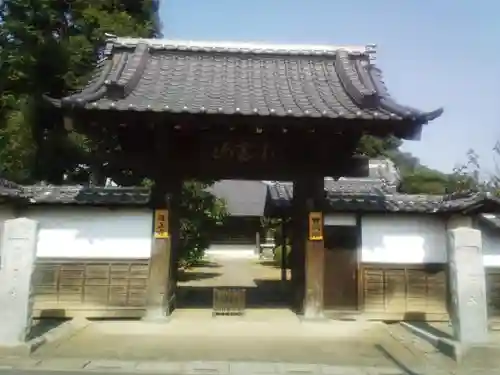 建正寺（ダブリページ）の山門