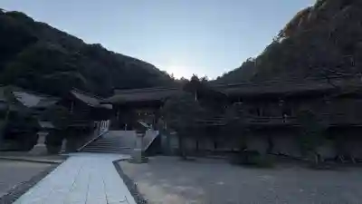美保神社の{uncategorized: "未分類", other: "その他", undefined: "問題あり", building: "その他建物", grave: "お墓", sacred_gate: "鳥居", guardian: "狛犬", statue: "像", buddha: "仏像", history: "歴史", nature: "自然", garden: "庭園", animal: "動物", pagoda: "塔", temizu: "手水舎", mountain_gate: "山門・神門", sanctuary: "本殿・本堂", subordinate: "末社・摂社", art: "芸術", scenery: "景色", jizo: "地蔵", ema: "絵馬", goshuin: "御朱印", omikuji: "おみくじ", items: "授与品その他", amulet: "お守り", goshuincho: "御朱印帳", eats: "食事", festival: "お祭り", votive_dance: "神楽", shichigosan: "七五三参", wedding: "結婚式", experience: "体験その他", initially: "初詣", around: "周辺", anti_infection: "感染症対策"}
