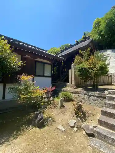 真止戸山神社の{uncategorized: "未分類", other: "その他", undefined: "問題あり", building: "その他建物", grave: "お墓", sacred_gate: "鳥居", guardian: "狛犬", statue: "像", buddha: "仏像", history: "歴史", nature: "自然", garden: "庭園", animal: "動物", pagoda: "塔", temizu: "手水舎", mountain_gate: "山門・神門", sanctuary: "本殿・本堂", subordinate: "末社・摂社", art: "芸術", scenery: "景色", jizo: "地蔵", ema: "絵馬", goshuin: "御朱印", omikuji: "おみくじ", items: "授与品その他", amulet: "お守り", goshuincho: "御朱印帳", eats: "食事", festival: "お祭り", votive_dance: "神楽", shichigosan: "七五三参", wedding: "結婚式", experience: "体験その他", initially: "初詣", around: "周辺", anti_infection: "感染症対策"}