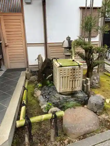 常性寺の手水舎