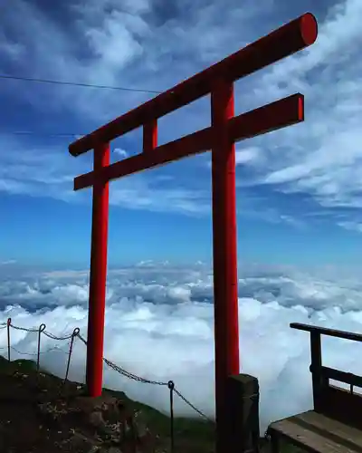 富士山頂上浅間大社奥宮の鳥居