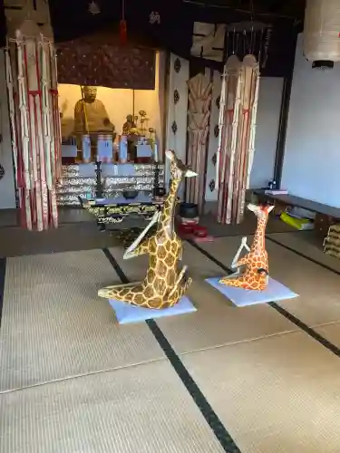 弥蘇場地藏堂の{uncategorized: "未分類", other: "その他", undefined: "問題あり", building: "その他建物", grave: "お墓", sacred_gate: "鳥居", guardian: "狛犬", statue: "像", buddha: "仏像", history: "歴史", nature: "自然", garden: "庭園", animal: "動物", pagoda: "塔", temizu: "手水舎", mountain_gate: "山門・神門", sanctuary: "本殿・本堂", subordinate: "末社・摂社", art: "芸術", scenery: "景色", jizo: "地蔵", ema: "絵馬", goshuin: "御朱印", omikuji: "おみくじ", items: "授与品その他", amulet: "お守り", goshuincho: "御朱印帳", eats: "食事", festival: "お祭り", votive_dance: "神楽", shichigosan: "七五三参", wedding: "結婚式", experience: "体験その他", initially: "初詣", around: "周辺", anti_infection: "感染症対策"}