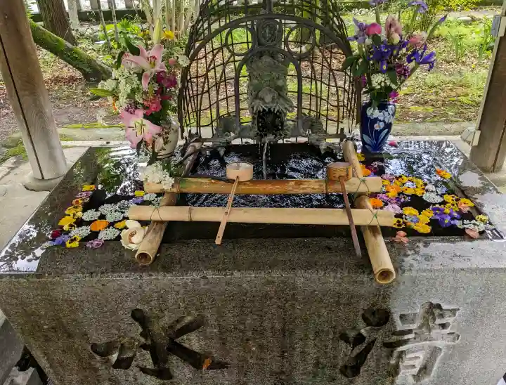 若宮神明社の{uncategorized: "未分類", other: "その他", undefined: "問題あり", building: "その他建物", grave: "お墓", sacred_gate: "鳥居", guardian: "狛犬", statue: "像", buddha: "仏像", history: "歴史", nature: "自然", garden: "庭園", animal: "動物", pagoda: "塔", temizu: "手水舎", mountain_gate: "山門・神門", sanctuary: "本殿・本堂", subordinate: "末社・摂社", art: "芸術", scenery: "景色", jizo: "地蔵", ema: "絵馬", goshuin: "御朱印", omikuji: "おみくじ", items: "授与品その他", amulet: "お守り", goshuincho: "御朱印帳", eats: "食事", festival: "お祭り", votive_dance: "神楽", shichigosan: "七五三参", wedding: "結婚式", experience: "体験その他", initially: "初詣", around: "周辺", anti_infection: "感染症対策"}