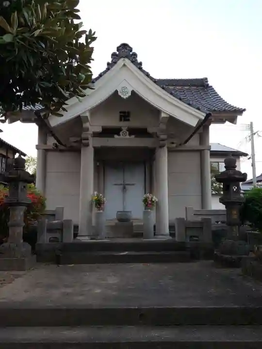 遍照寺の本殿・本堂