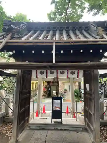 神須牟地神社の山門