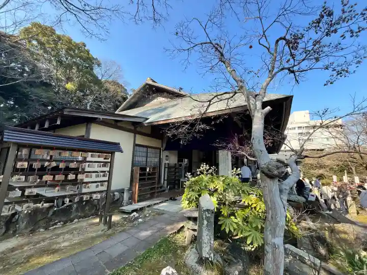 伊勢の国 四天王寺の{uncategorized: "未分類", other: "その他", undefined: "問題あり", building: "その他建物", grave: "お墓", sacred_gate: "鳥居", guardian: "狛犬", statue: "像", buddha: "仏像", history: "歴史", nature: "自然", garden: "庭園", animal: "動物", pagoda: "塔", temizu: "手水舎", mountain_gate: "山門・神門", sanctuary: "本殿・本堂", subordinate: "末社・摂社", art: "芸術", scenery: "景色", jizo: "地蔵", ema: "絵馬", goshuin: "御朱印", omikuji: "おみくじ", items: "授与品その他", amulet: "お守り", goshuincho: "御朱印帳", eats: "食事", festival: "お祭り", votive_dance: "神楽", shichigosan: "七五三参", wedding: "結婚式", experience: "体験その他", initially: "初詣", around: "周辺", anti_infection: "感染症対策"}