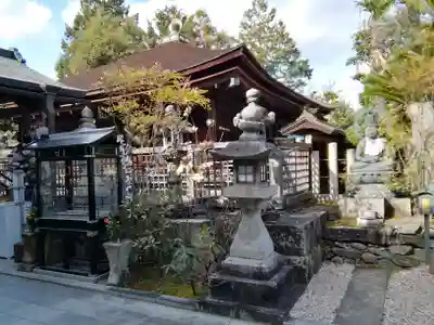 慈尊院の本殿・本堂