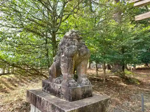 若狭彦神社（上社）の{uncategorized: "未分類", other: "その他", undefined: "問題あり", building: "その他建物", grave: "お墓", sacred_gate: "鳥居", guardian: "狛犬", statue: "像", buddha: "仏像", history: "歴史", nature: "自然", garden: "庭園", animal: "動物", pagoda: "塔", temizu: "手水舎", mountain_gate: "山門・神門", sanctuary: "本殿・本堂", subordinate: "末社・摂社", art: "芸術", scenery: "景色", jizo: "地蔵", ema: "絵馬", goshuin: "御朱印", omikuji: "おみくじ", items: "授与品その他", amulet: "お守り", goshuincho: "御朱印帳", eats: "食事", festival: "お祭り", votive_dance: "神楽", shichigosan: "七五三参", wedding: "結婚式", experience: "体験その他", initially: "初詣", around: "周辺", anti_infection: "感染症対策"}
