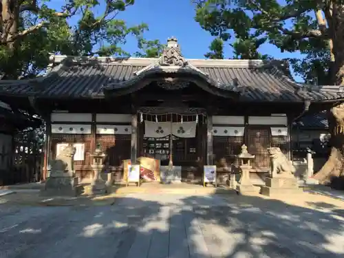 踞尾八幡神社の本殿