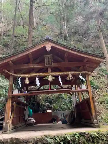 龍鎮神社の本殿