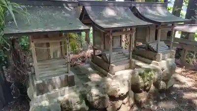 神明社の末社・摂社