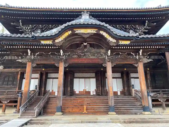 本山専修寺の本殿・本堂