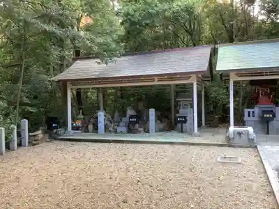 八劔神社(大森)の末社・摂社