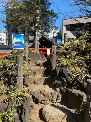 千駄ヶ谷冨士浅間神社の{uncategorized: "未分類", other: "その他", undefined: "問題あり", building: "その他建物", grave: "お墓", sacred_gate: "鳥居", guardian: "狛犬", statue: "像", buddha: "仏像", history: "歴史", nature: "自然", garden: "庭園", animal: "動物", pagoda: "塔", temizu: "手水舎", mountain_gate: "山門・神門", sanctuary: "本殿・本堂", subordinate: "末社・摂社", art: "芸術", scenery: "景色", jizo: "地蔵", ema: "絵馬", goshuin: "御朱印", omikuji: "おみくじ", items: "授与品その他", amulet: "お守り", goshuincho: "御朱印帳", eats: "食事", festival: "お祭り", votive_dance: "神楽", shichigosan: "七五三参", wedding: "結婚式", experience: "体験その他", initially: "初詣", around: "周辺", anti_infection: "感染症対策"}