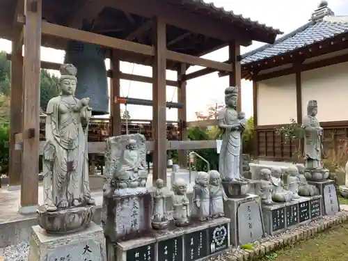 御誕生寺（猫寺）の仏像