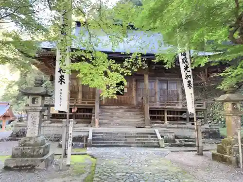 横蔵寺の本殿