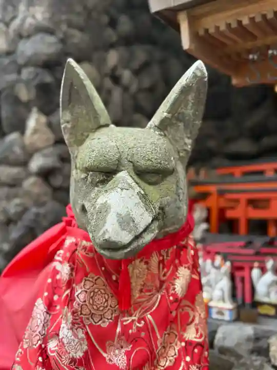 東京羽田 穴守稲荷神社の{uncategorized: "未分類", other: "その他", undefined: "問題あり", building: "その他建物", grave: "お墓", sacred_gate: "鳥居", guardian: "狛犬", statue: "像", buddha: "仏像", history: "歴史", nature: "自然", garden: "庭園", animal: "動物", pagoda: "塔", temizu: "手水舎", mountain_gate: "山門・神門", sanctuary: "本殿・本堂", subordinate: "末社・摂社", art: "芸術", scenery: "景色", jizo: "地蔵", ema: "絵馬", goshuin: "御朱印", omikuji: "おみくじ", items: "授与品その他", amulet: "お守り", goshuincho: "御朱印帳", eats: "食事", festival: "お祭り", votive_dance: "神楽", shichigosan: "七五三参", wedding: "結婚式", experience: "体験その他", initially: "初詣", around: "周辺", anti_infection: "感染症対策"}