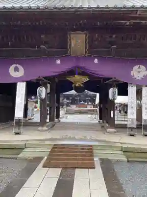 妻沼聖天山歓喜院の山門・神門
