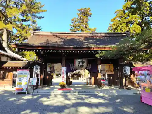 建部大社の山門・神門