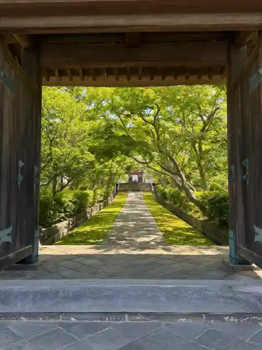 天嶽院の{uncategorized: "未分類", other: "その他", undefined: "問題あり", building: "その他建物", grave: "お墓", sacred_gate: "鳥居", guardian: "狛犬", statue: "像", buddha: "仏像", history: "歴史", nature: "自然", garden: "庭園", animal: "動物", pagoda: "塔", temizu: "手水舎", mountain_gate: "山門・神門", sanctuary: "本殿・本堂", subordinate: "末社・摂社", art: "芸術", scenery: "景色", jizo: "地蔵", ema: "絵馬", goshuin: "御朱印", omikuji: "おみくじ", items: "授与品その他", amulet: "お守り", goshuincho: "御朱印帳", eats: "食事", festival: "お祭り", votive_dance: "神楽", shichigosan: "七五三参", wedding: "結婚式", experience: "体験その他", initially: "初詣", around: "周辺", anti_infection: "感染症対策"}