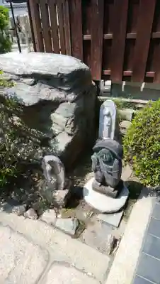長圓寺(法善寺別院)の像