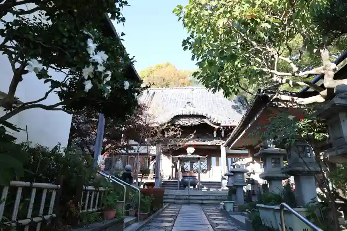 真福寺の本殿