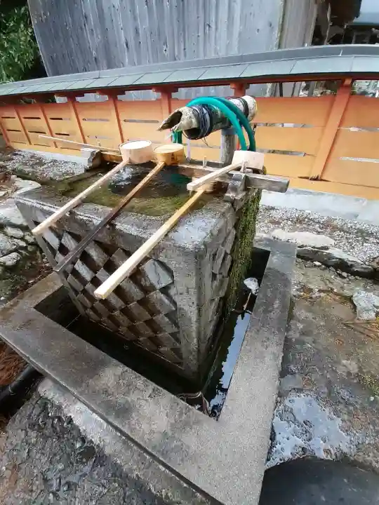 高天彦神社の{uncategorized: "未分類", other: "その他", undefined: "問題あり", building: "その他建物", grave: "お墓", sacred_gate: "鳥居", guardian: "狛犬", statue: "像", buddha: "仏像", history: "歴史", nature: "自然", garden: "庭園", animal: "動物", pagoda: "塔", temizu: "手水舎", mountain_gate: "山門・神門", sanctuary: "本殿・本堂", subordinate: "末社・摂社", art: "芸術", scenery: "景色", jizo: "地蔵", ema: "絵馬", goshuin: "御朱印", omikuji: "おみくじ", items: "授与品その他", amulet: "お守り", goshuincho: "御朱印帳", eats: "食事", festival: "お祭り", votive_dance: "神楽", shichigosan: "七五三参", wedding: "結婚式", experience: "体験その他", initially: "初詣", around: "周辺", anti_infection: "感染症対策"}