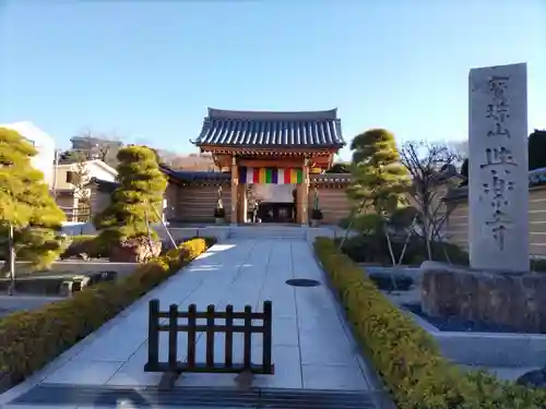 與楽寺の山門