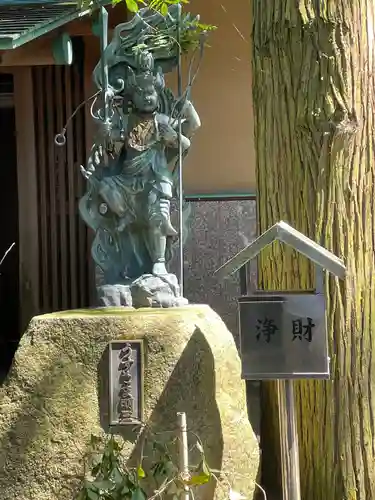 大窪寺の像