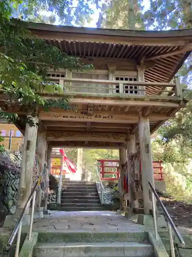 鷲子山上神社の山門・神門