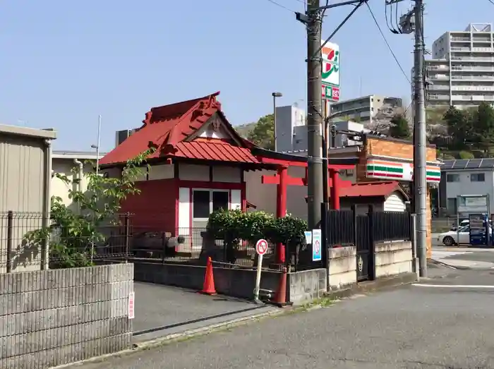 鼻黒稲荷大明神の本殿