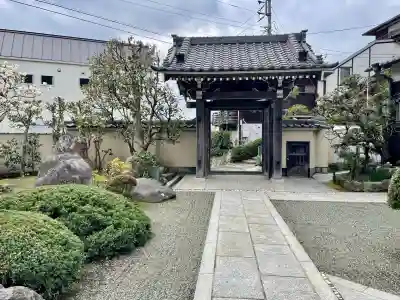 東漸寺の{uncategorized: "未分類", other: "その他", undefined: "問題あり", building: "その他建物", grave: "お墓", sacred_gate: "鳥居", guardian: "狛犬", statue: "像", buddha: "仏像", history: "歴史", nature: "自然", garden: "庭園", animal: "動物", pagoda: "塔", temizu: "手水舎", mountain_gate: "山門・神門", sanctuary: "本殿・本堂", subordinate: "末社・摂社", art: "芸術", scenery: "景色", jizo: "地蔵", ema: "絵馬", goshuin: "御朱印", omikuji: "おみくじ", items: "授与品その他", amulet: "お守り", goshuincho: "御朱印帳", eats: "食事", festival: "お祭り", votive_dance: "神楽", shichigosan: "七五三参", wedding: "結婚式", experience: "体験その他", initially: "初詣", around: "周辺", anti_infection: "感染症対策"}