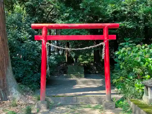 二宮赤城神社の末社・摂社
