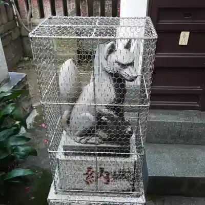 石塚稲荷神社の狛犬